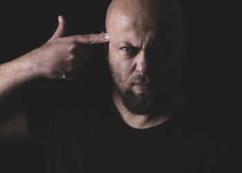 man in black crew neck shirt